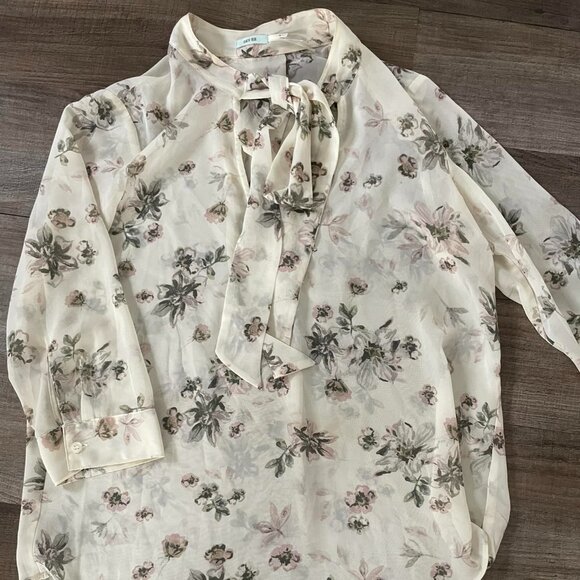 Kimchi Blue size S blouse, ties in front at neck - Picture 1 of 4